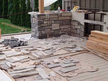 Landscape construction photo of the natural stone cookstation